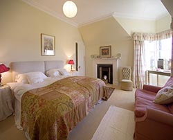 Twin bedroom